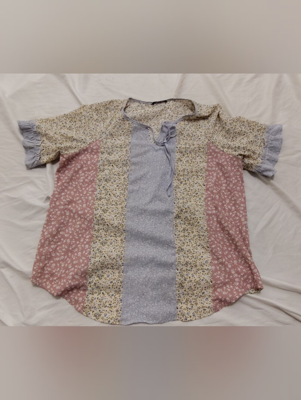 BloomChic Patchwork Floral Ruffle Sleeve Top in Pink, Light Blue & Cream 14-16